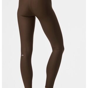 ALO Yoga Women's High Waist Airlift Leggings in Espresso